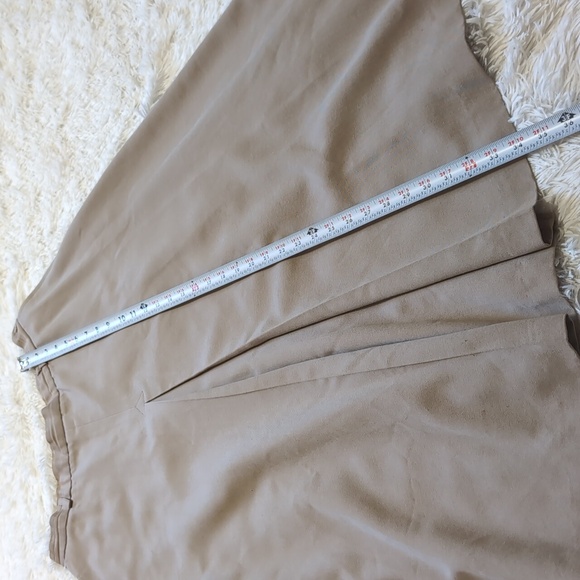 90s Ralph Lauren 100% Wool Tan Inverted Pleat Pocket Midi Skirt - Picture 11 of 11